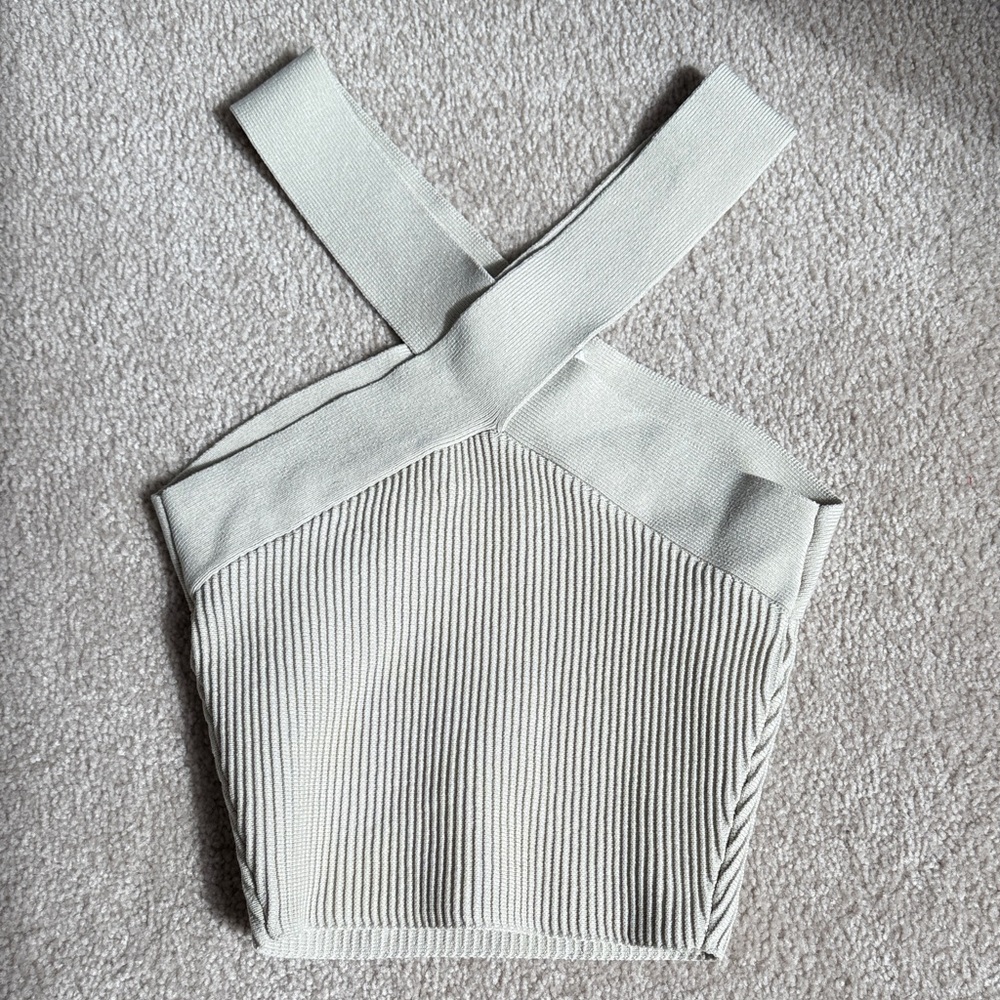 aritzia criss cross tank!